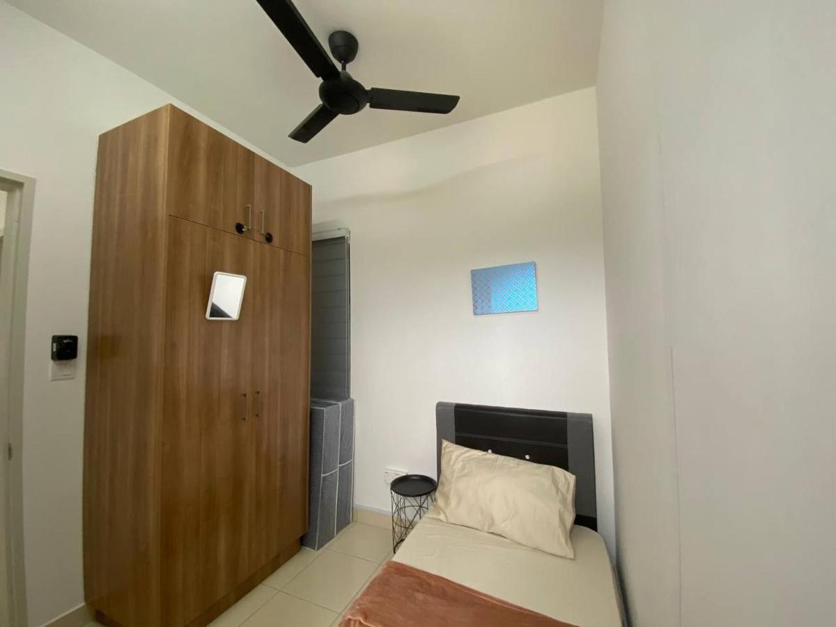 Alanis D'Semporna Homestay Sepang Luaran gambar