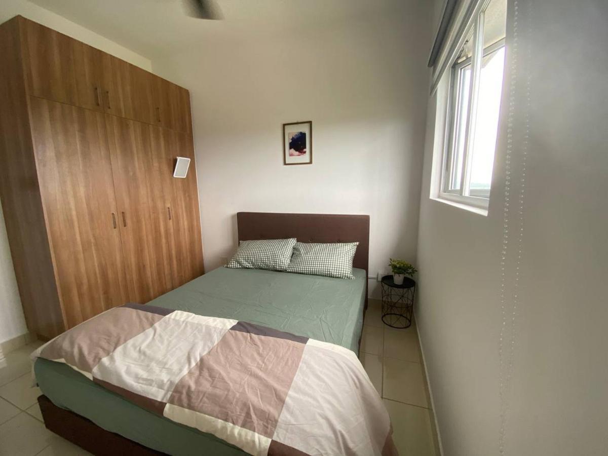Alanis D'Semporna Homestay Sepang Luaran gambar