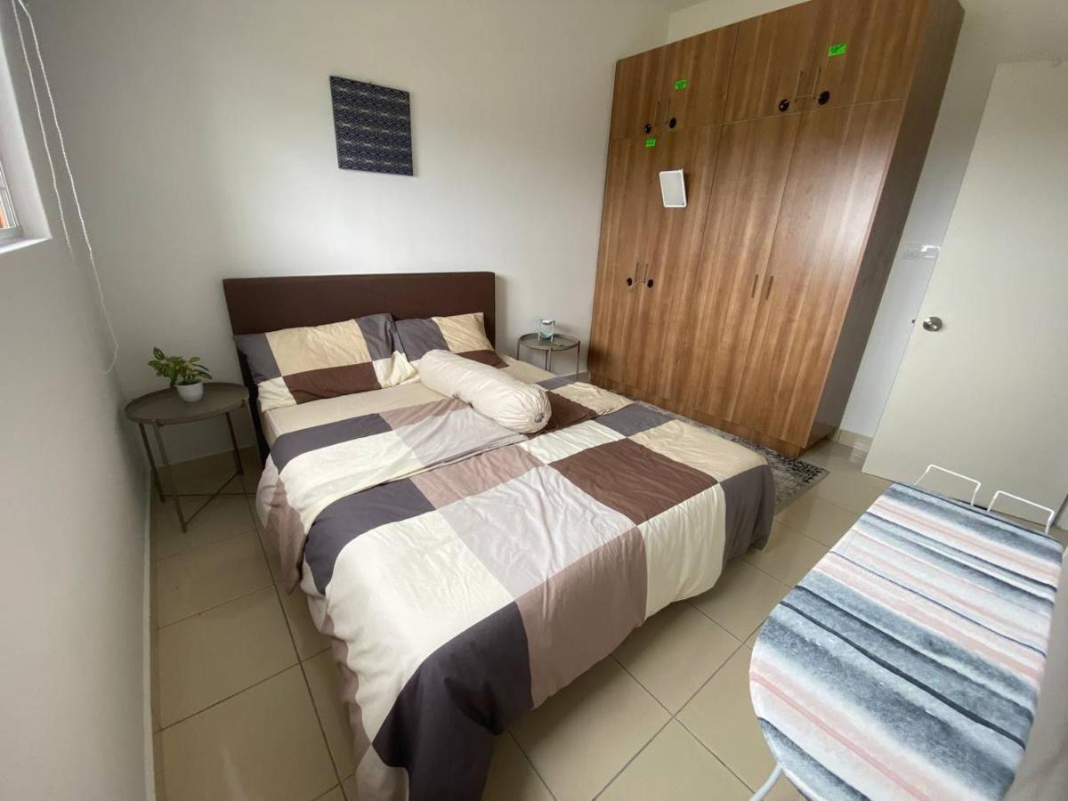 Alanis D'Semporna Homestay Sepang Luaran gambar